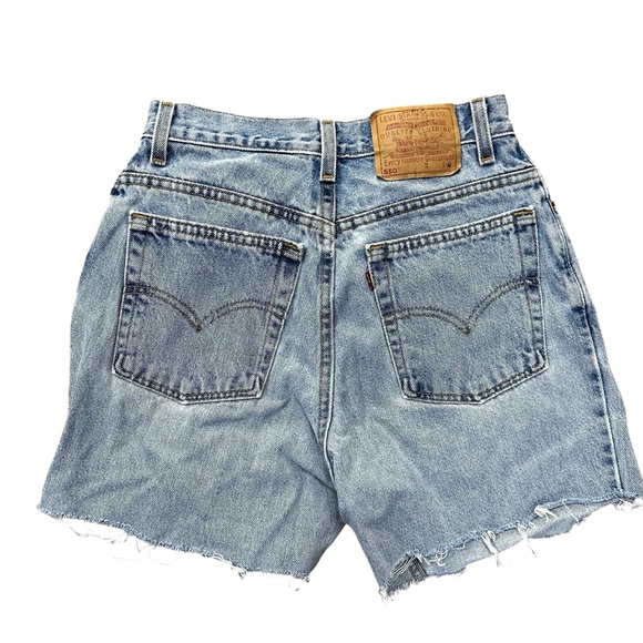 VTG Levi’s y2k 550 Denim Shorts 100% Cotton Mom Jean Cutoffs Size 10 - Picture 1 of 9